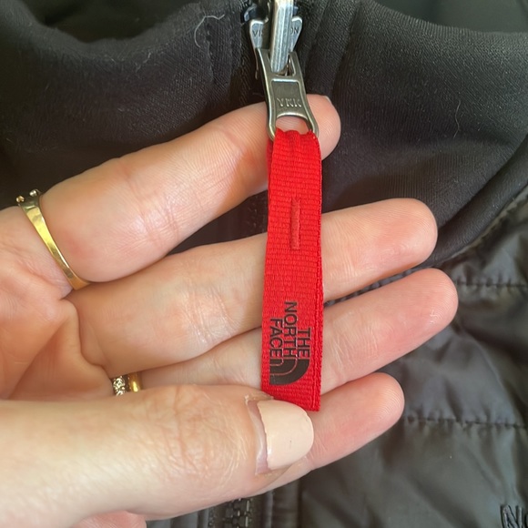 THE NORTH FACE YUKON HEATSEEKER INSULATED REVERSIBLE JACKET BOYS' - Picture 3 of 5